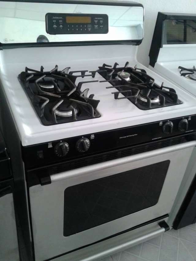 Estufa general electric de 30 pulg digital!! en Santo Domingo