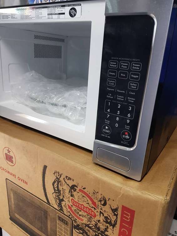 Horno microondas emerson cromado 1.2lts en Santo Domingo